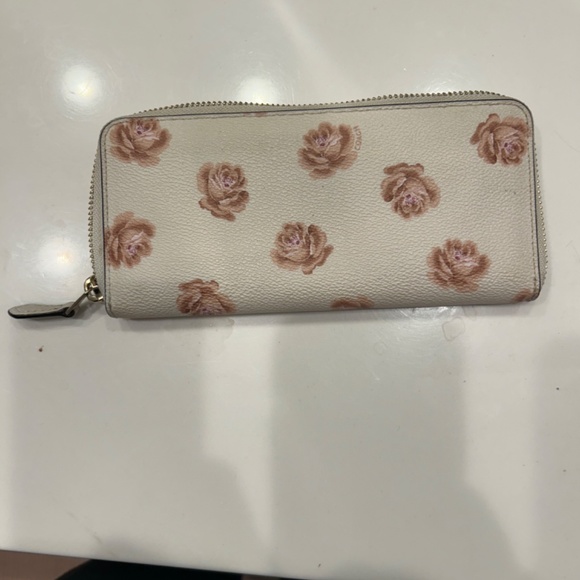 Wallet - Picture 2 of 4